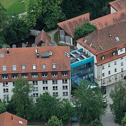 Luftbild PsoriSol-Gebäude